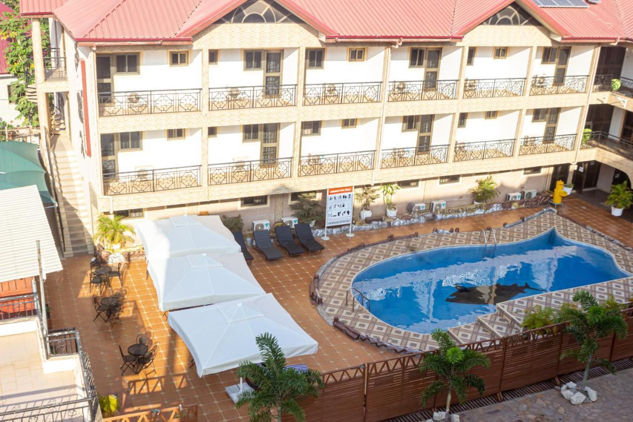 Lou Ralph Hotel Akkra Exterior foto